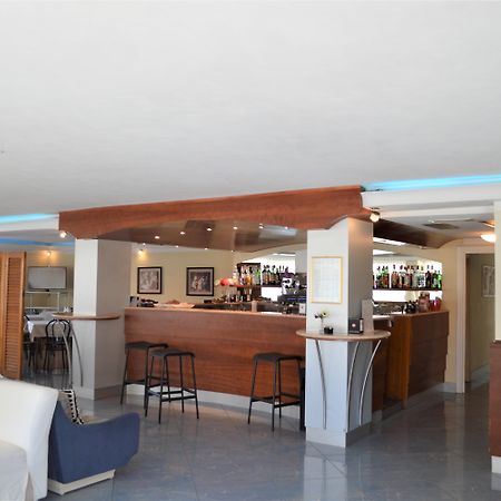 Hotel Orizzonti Rimini Bagian luar foto