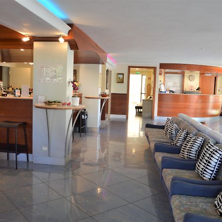 Hotel Orizzonti Rimini Bagian luar foto
