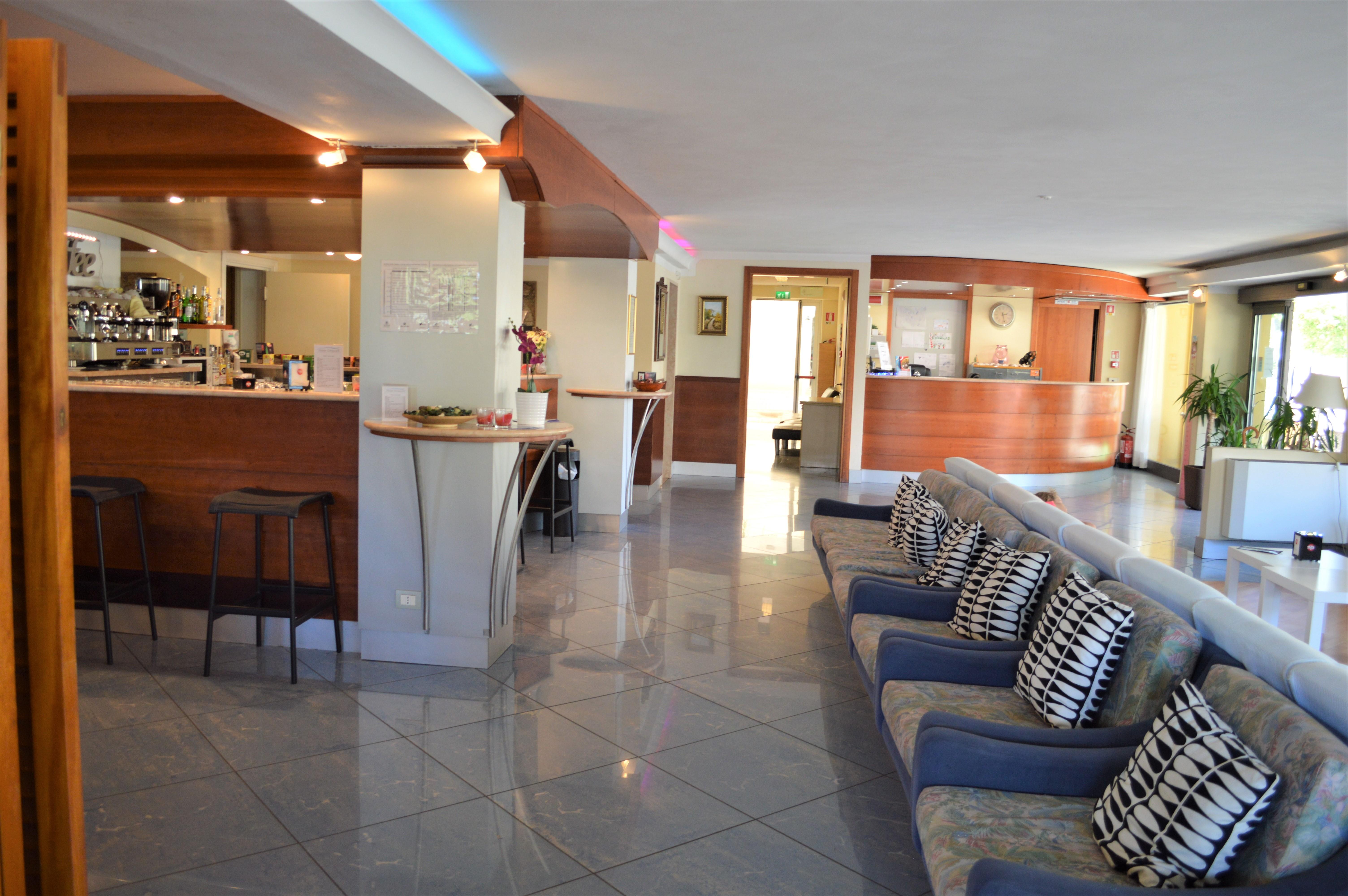 Hotel Orizzonti Rimini Bagian luar foto