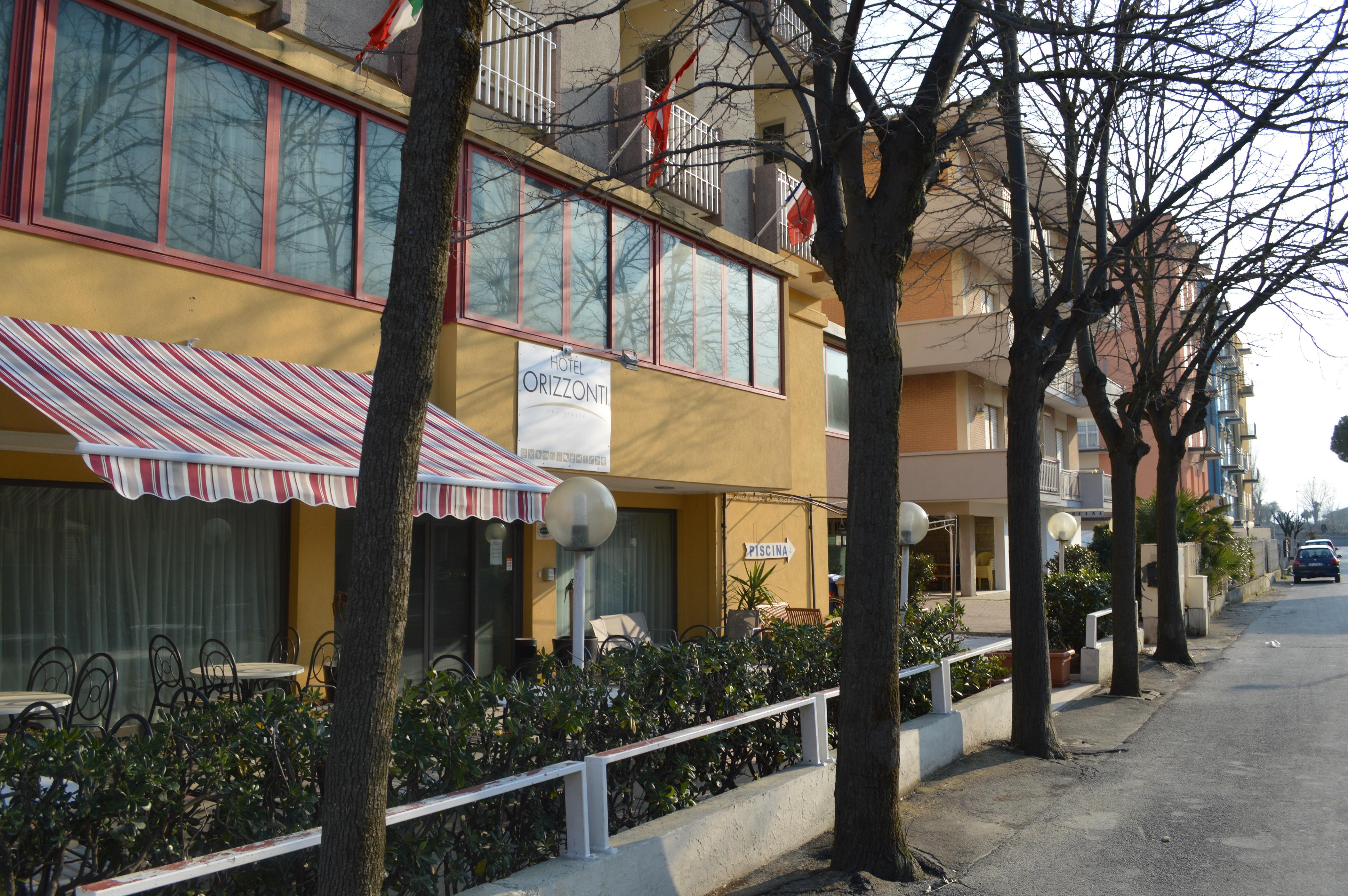 Hotel Orizzonti Rimini Bagian luar foto