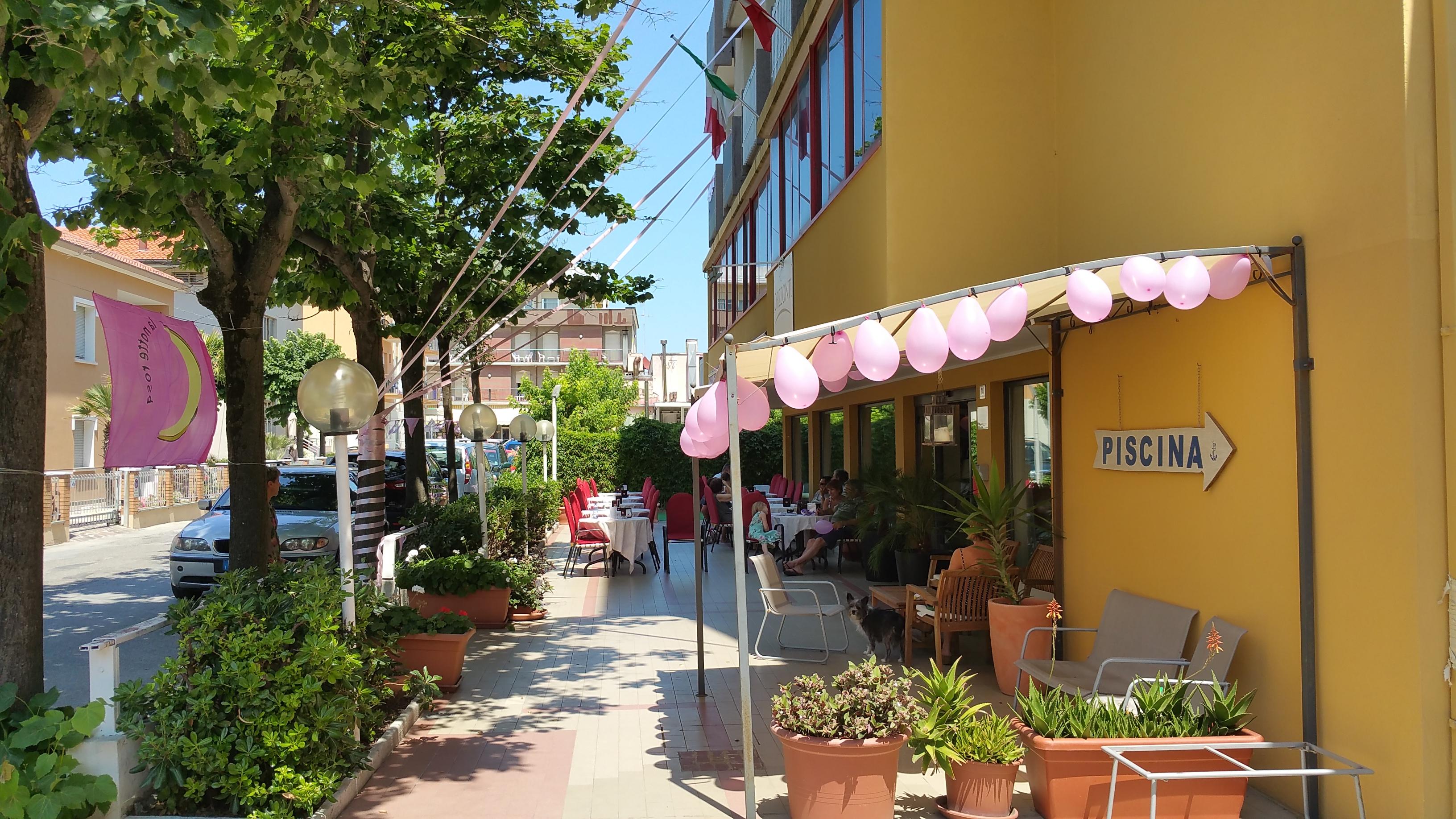 Hotel Orizzonti Rimini Bagian luar foto