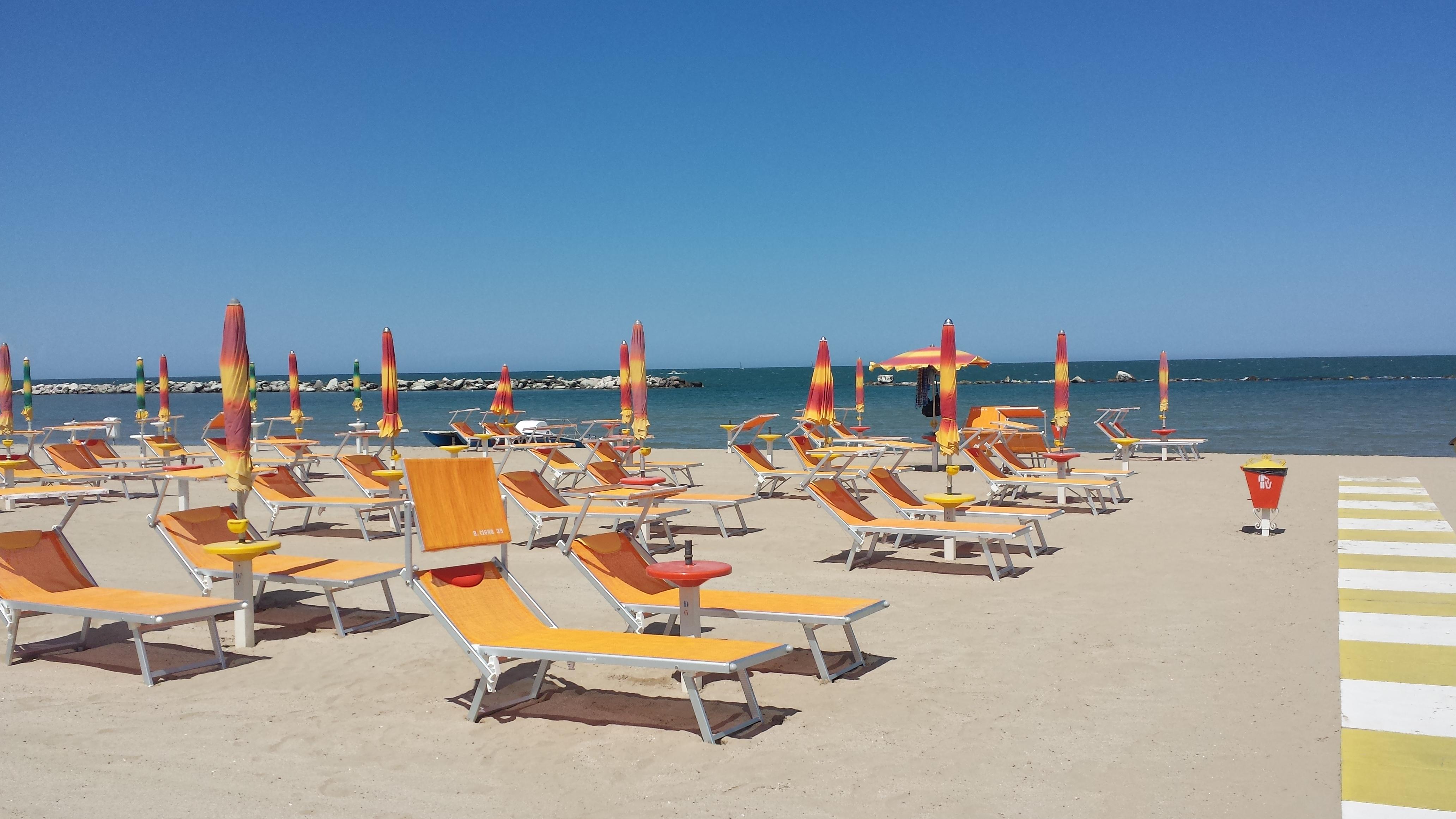 Hotel Orizzonti Rimini Bagian luar foto