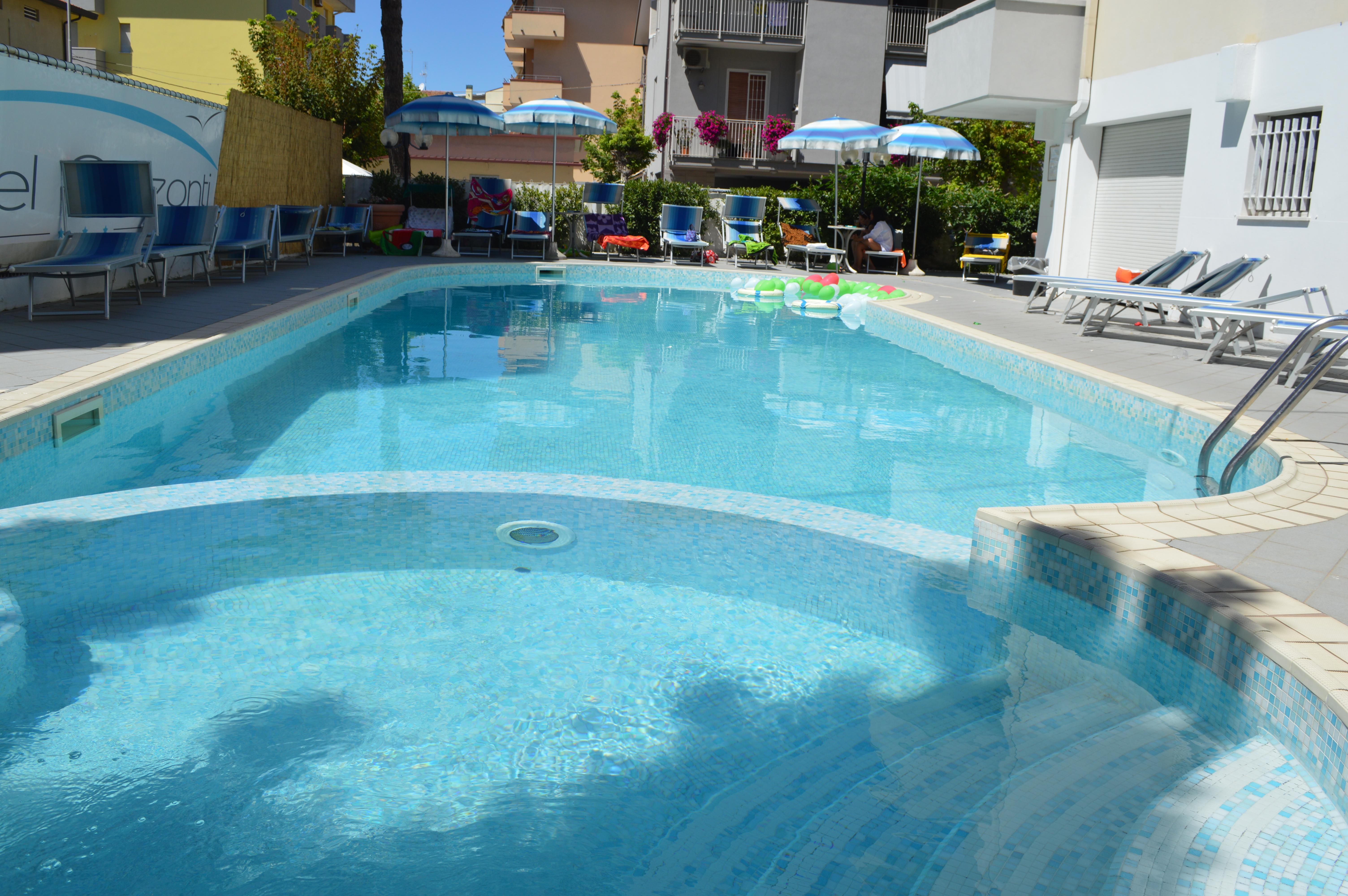 Hotel Orizzonti Rimini Bagian luar foto