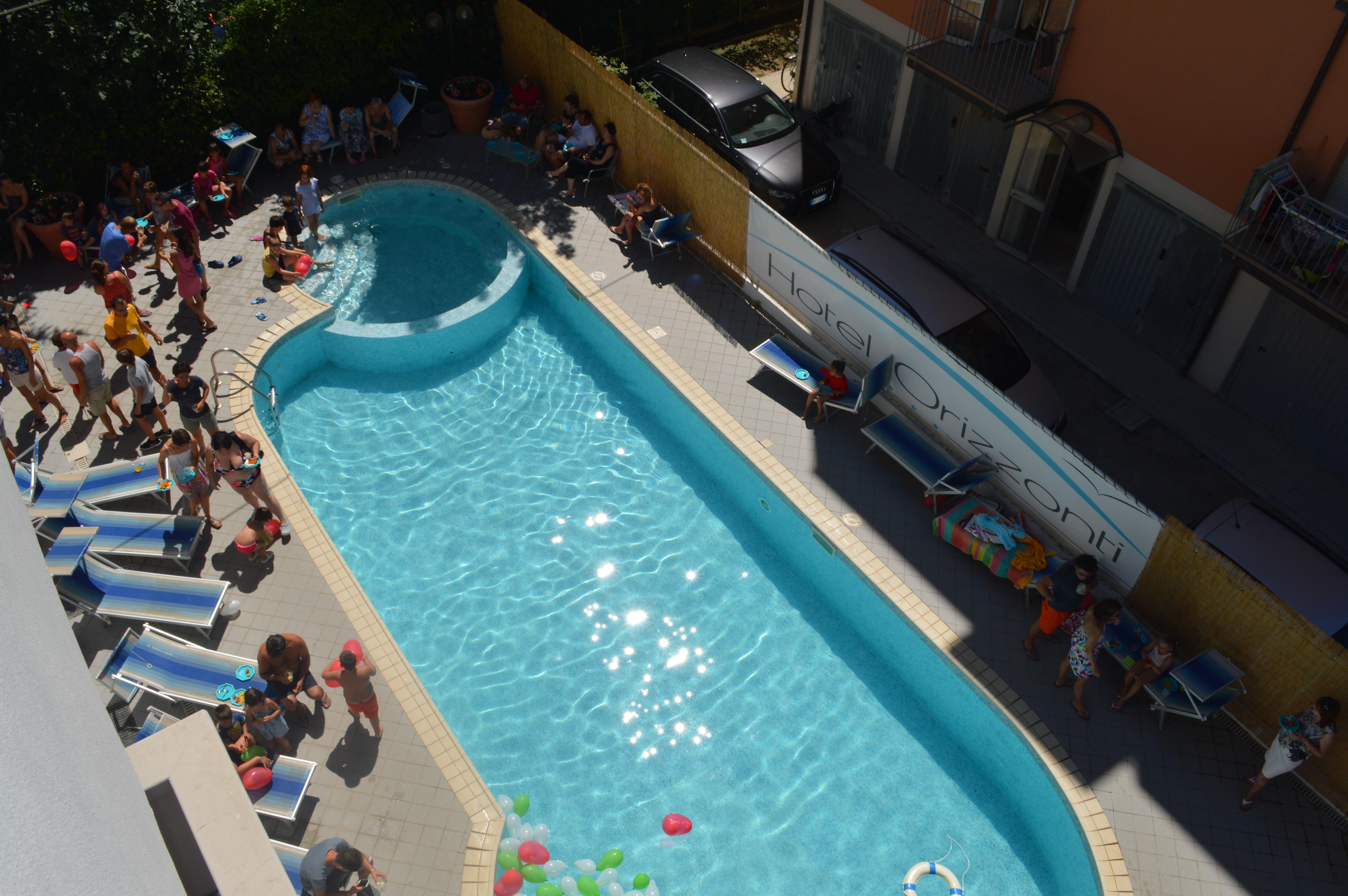 Hotel Orizzonti Rimini Bagian luar foto