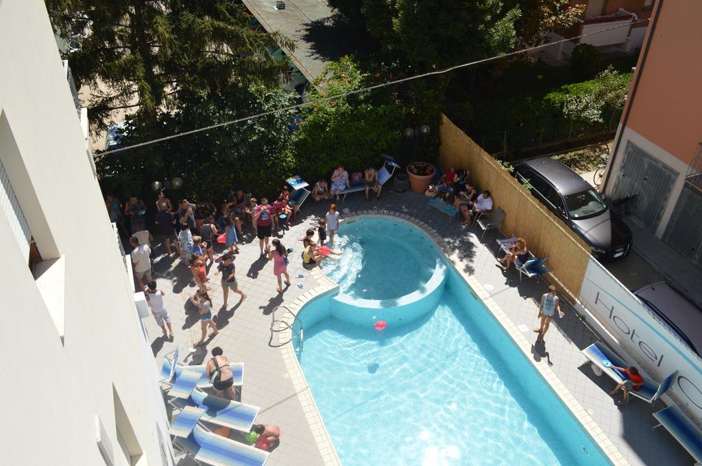 Hotel Orizzonti Rimini Bagian luar foto