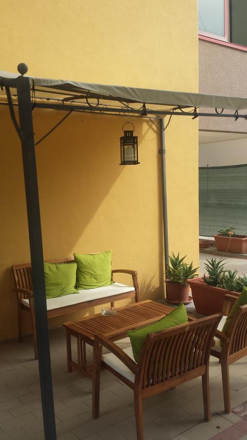 Hotel Orizzonti Rimini Bagian luar foto